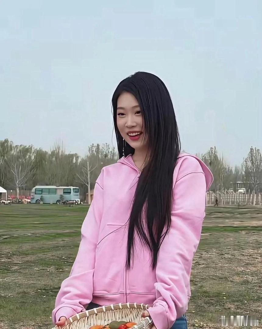 小沈阳女儿变化好大，越长越好看，颜值越来越出众。 