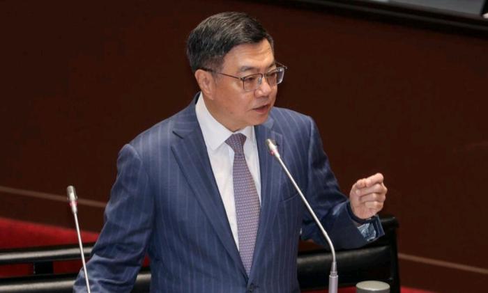 郑丽文获邀访问中国大陆，卓荣泰出来表态了！3月31日，卓荣泰放话声称，台湾国人不