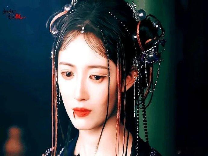 陈钰琪曾因《倚天屠龙记》等剧走红，却在上升期未能持续输出爆款，近年作品热度渐弱。
