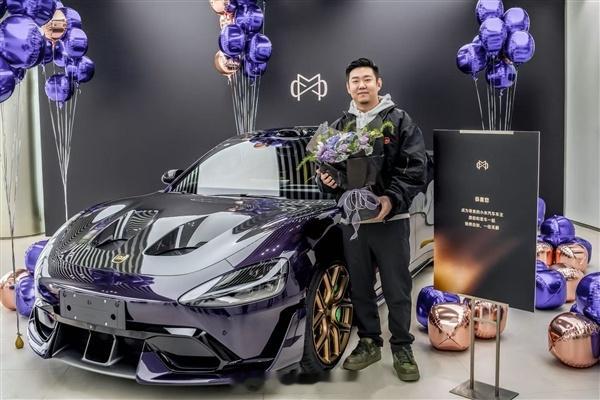 小米汽车定制服务已经开启交付，SU7 Ultra紫水晶亮相！不得不说，这抹紫真高