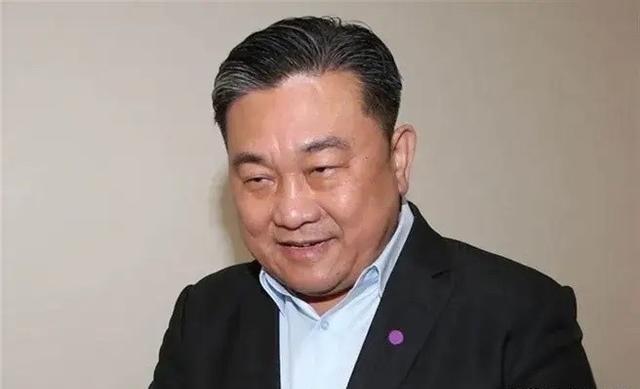 民进党立委王定宇在脸书发文叫嚣称，解放军辽宁号航舰编队于西太平洋开展实弹演训，并