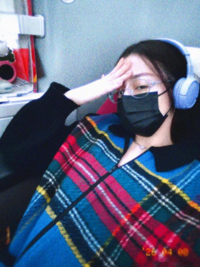 迪丽热巴的放空时刻迪丽热巴发没完成的ccd 迪丽热巴发没完成的ccd，迪丽热巴的