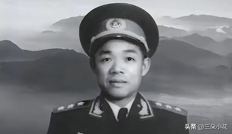 1950年，解放海南岛前，韩先楚看到登岛名单上很多都是副职时，顿时气坏了：“都不