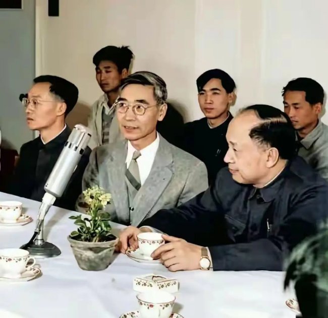 1960年，郭永怀与钱学森的合影，两人是同门师兄弟，一生挚友 