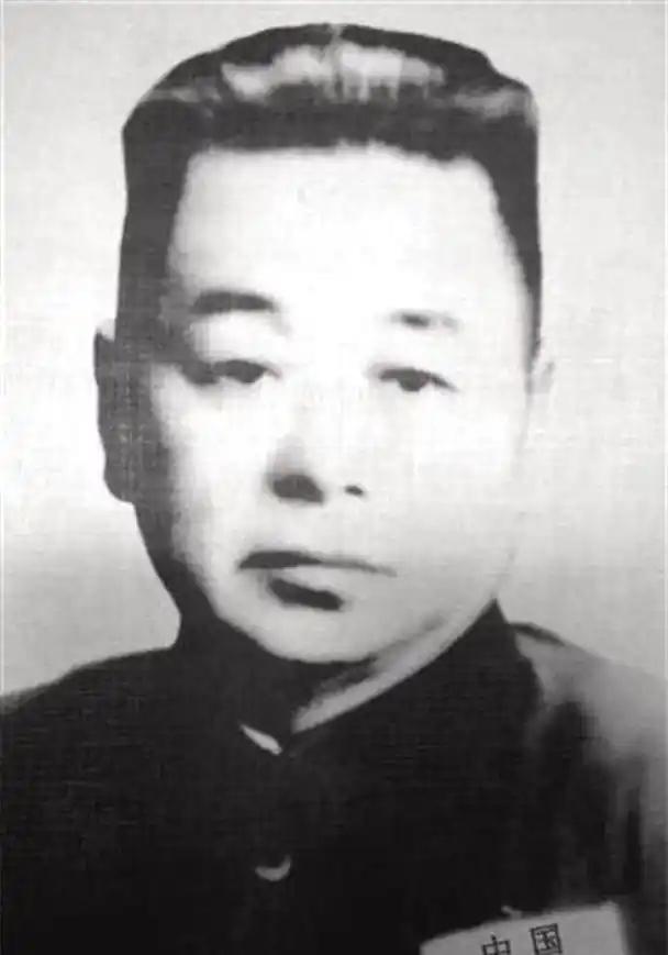 此人是抗日英雄，一生娶了40多位妻妾，83岁去世，44年后才下葬！他就是范绍增，