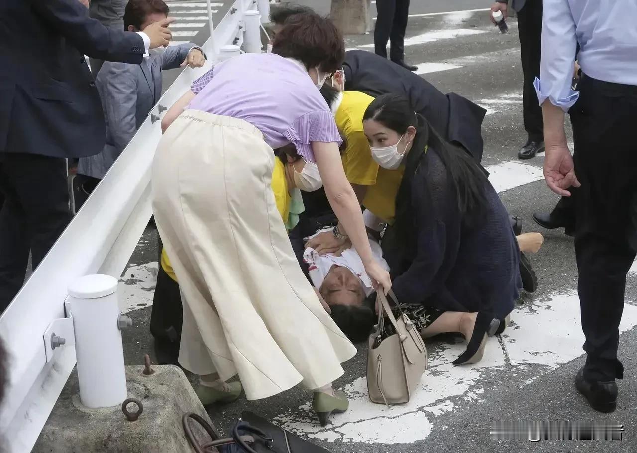 近现代史上遇刺身亡的十位知名政要人物：
1、林肯：1865年4月9日，美国第16