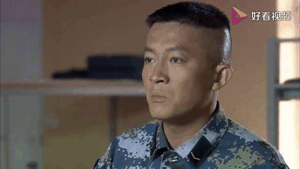 把一个满嘴跑火车的老六扔进特战旅，绝对是这支部队遭遇过的最大“灾难”。
《火蓝刀