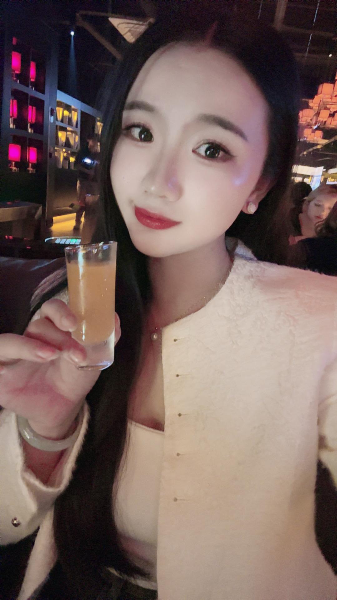 我只是爱喝酒罢了，又不是什么十恶不赦，有时候我在想要是没这点爱好，我怎...
