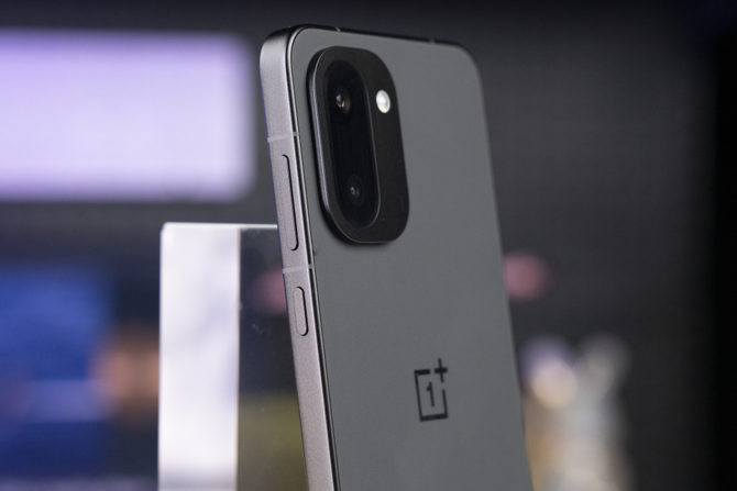 一加Ace 6T 闪速黑热销中 优惠直降超400元