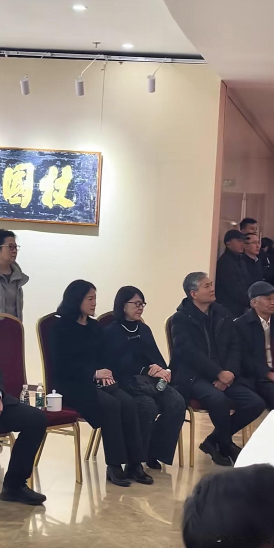 翁帆真的是一位不错的女性。

丈夫杨振宁去世后，翁帆一直处在对丈夫的思念之中，也