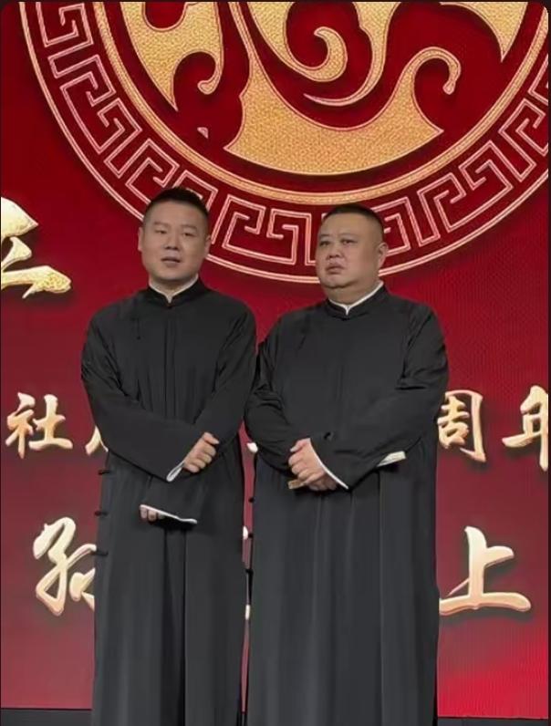 哈哈，岳云鹏游轮上唱巜最亲的人》，9月25日适逢中秋节当晚，爱达魔都号的观众齐声