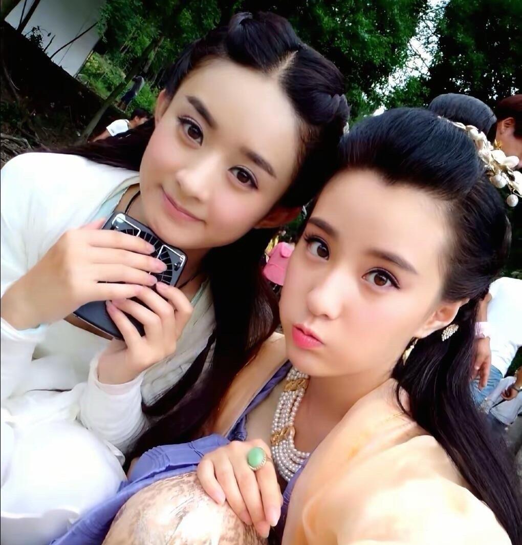赵丽颖27岁演出了16岁少女的青涩天真，当年追剧愣是一点年龄差都没看出来。
 