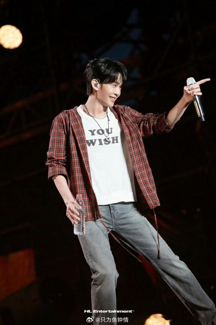 王赫野过程全对结果全错 王赫野靠发型认人这招，成功率目前是0%。但他每次都用得很