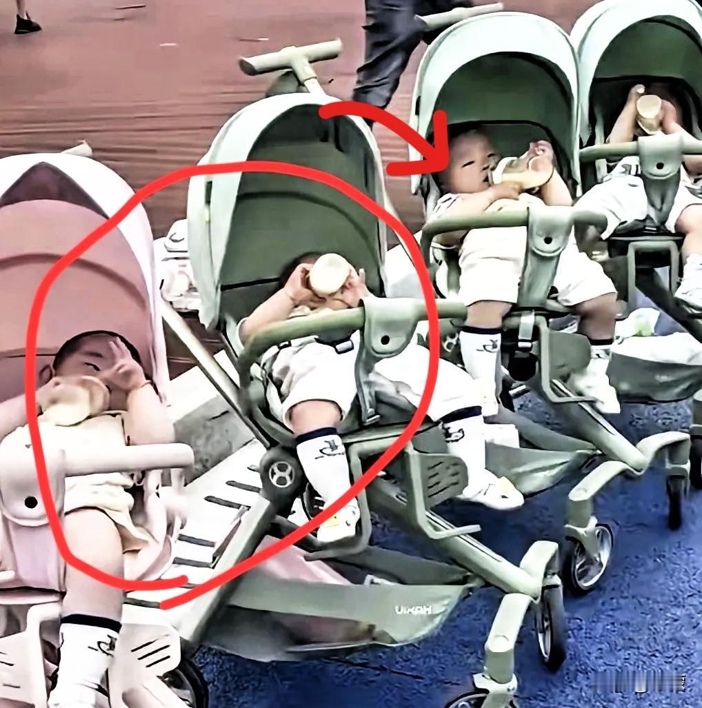 破防了，
上海一对普通小夫妻，
做产检时医生盯着B超屏幕数了三遍，抬起头说的第一