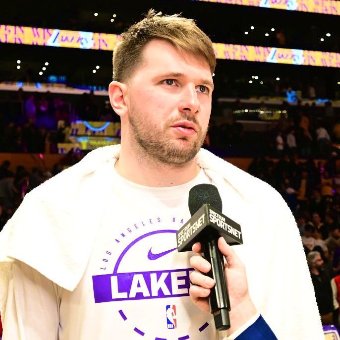 洛杉矶湖人 NBA球员评分 东契奇-我的评分：💯今天是真有大哥的样子了，你的进