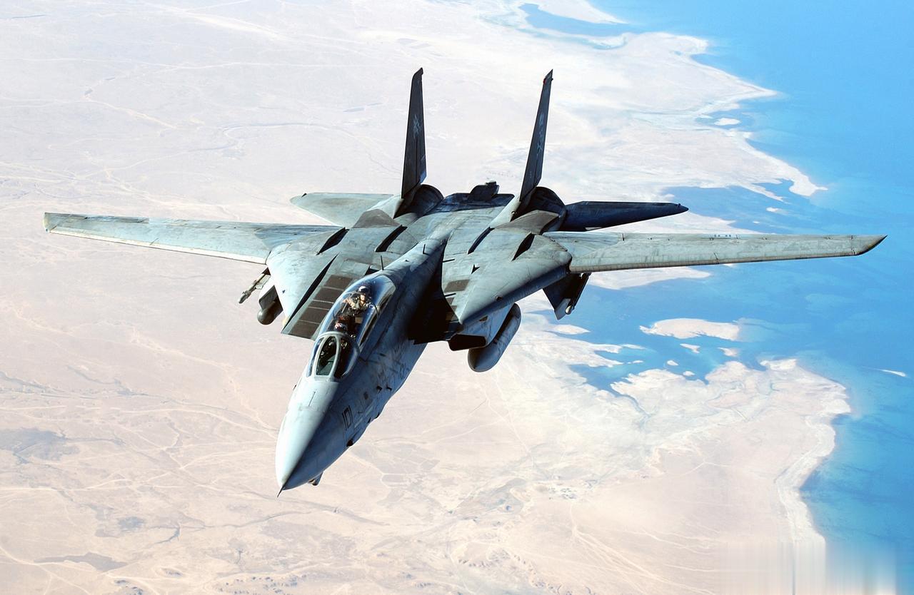 美军第一批F-15战斗机和F-35隐形战斗机已经抵达中东，第二批A-10攻击机和