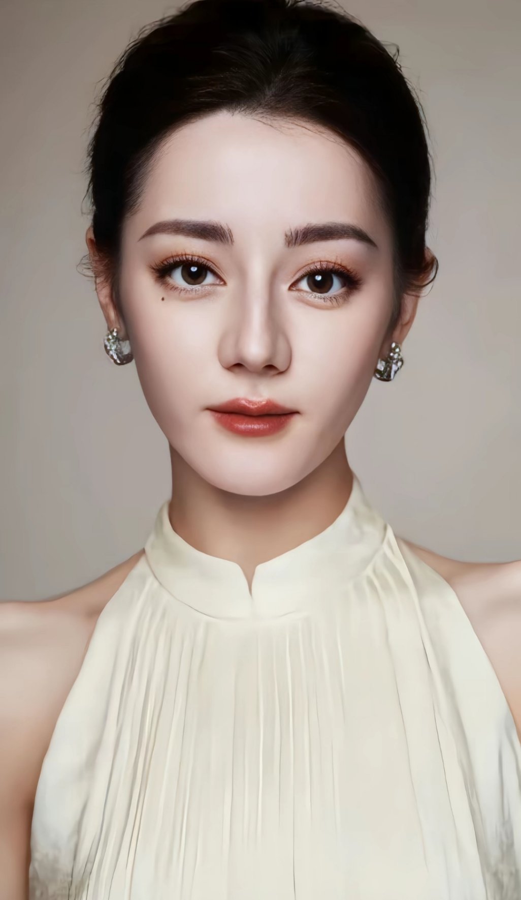 【迪丽热巴】女娲捏迪丽热巴的时候是不是开了醒图svipcr：踮着脚看胖迪 W盛典