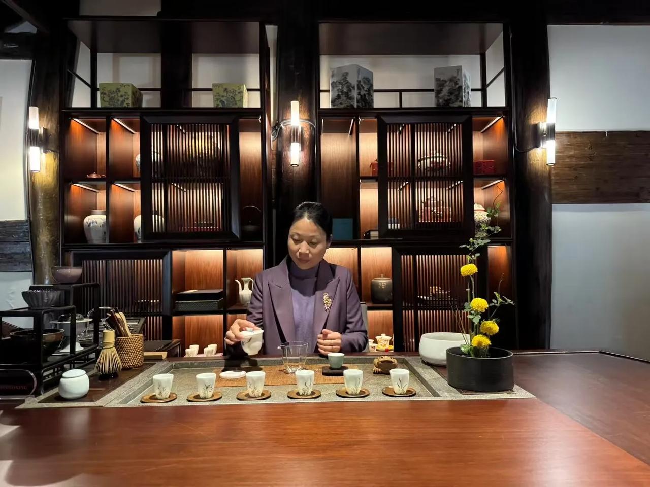 渔家傲•政和白茶宝岩茶叶赞(外一首
李家宁(福建)
鹫岭西坡茶韵绕，宝岩佳茗声名