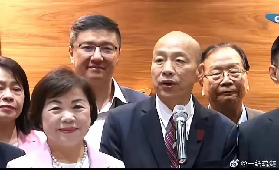 韩国瑜窜访美国返台，在桃园机场接受媒体记者采访妄称，美众议院有33位众议员接连不