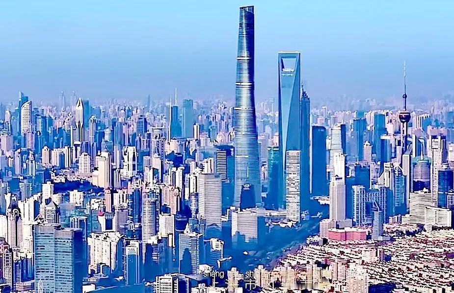 #秋日生活打卡季#上海，国家中心城市，中国的经济中心，特别是上海的地理交通位置非