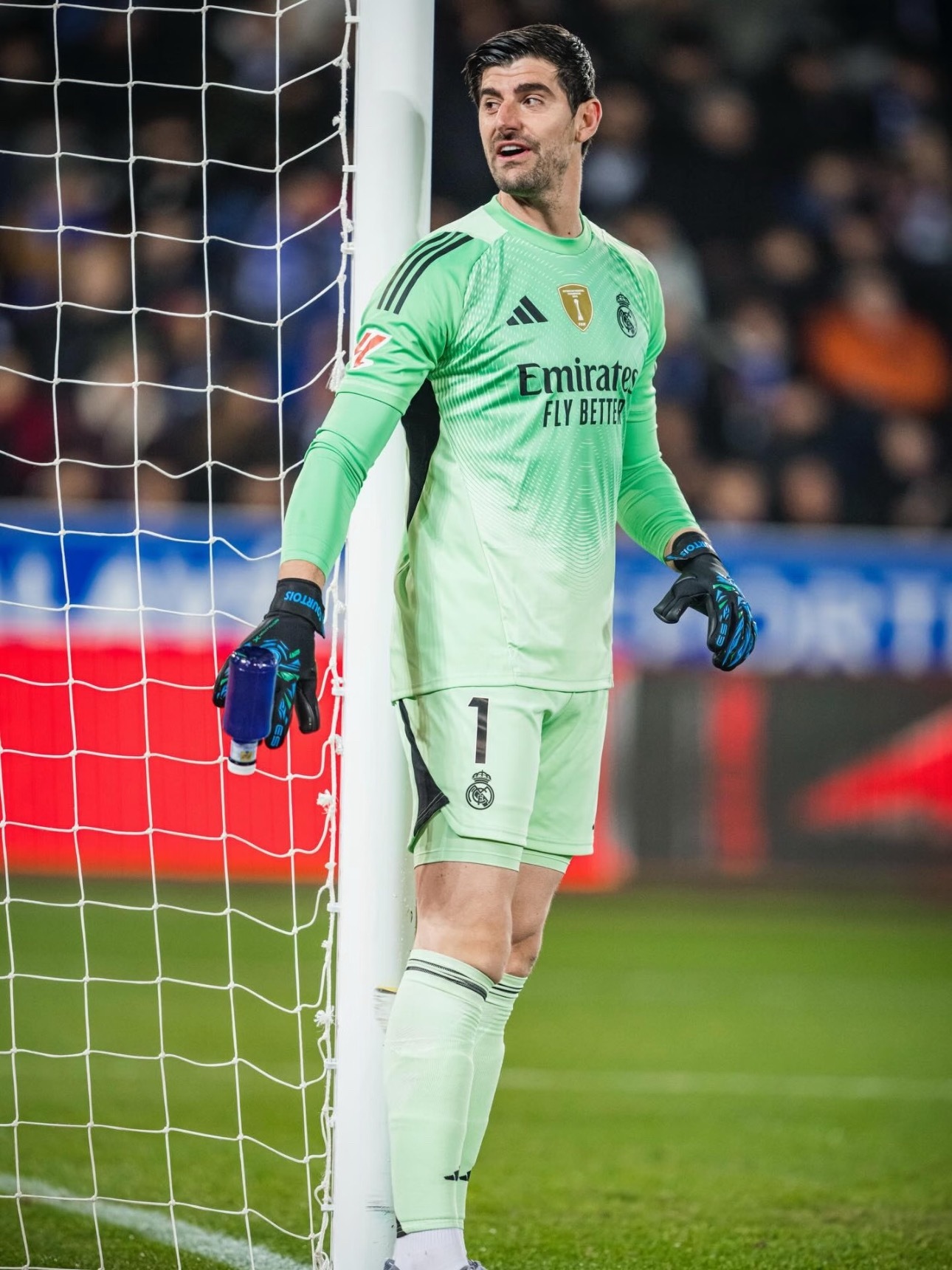 库尔图瓦解锁皇马200胜里程碑 剑指主场收官完美句号西甲第16轮皇马2-1客场击