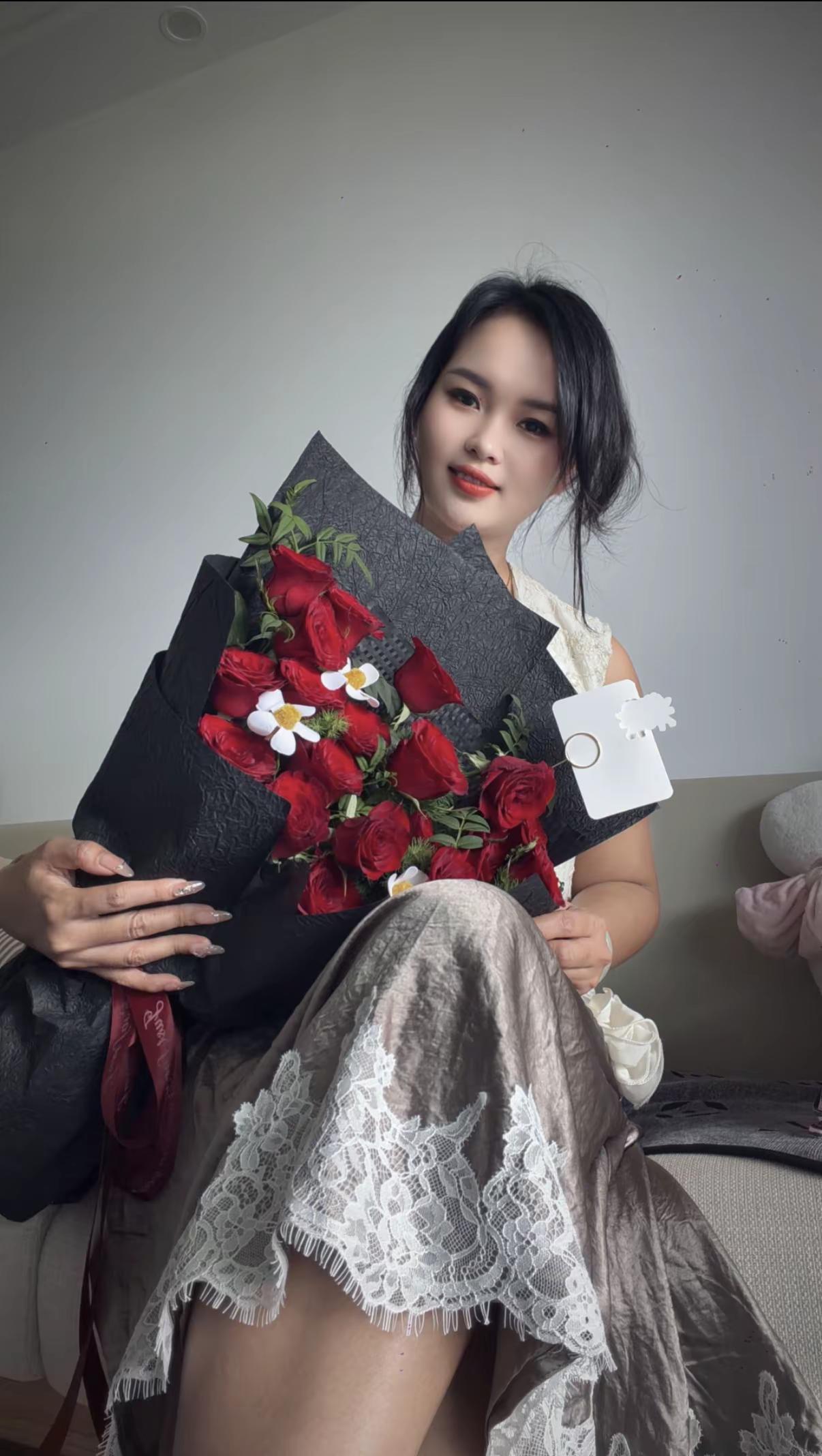 到底是先不开心，才想很多事，还是想了很多事所，所以才不开心