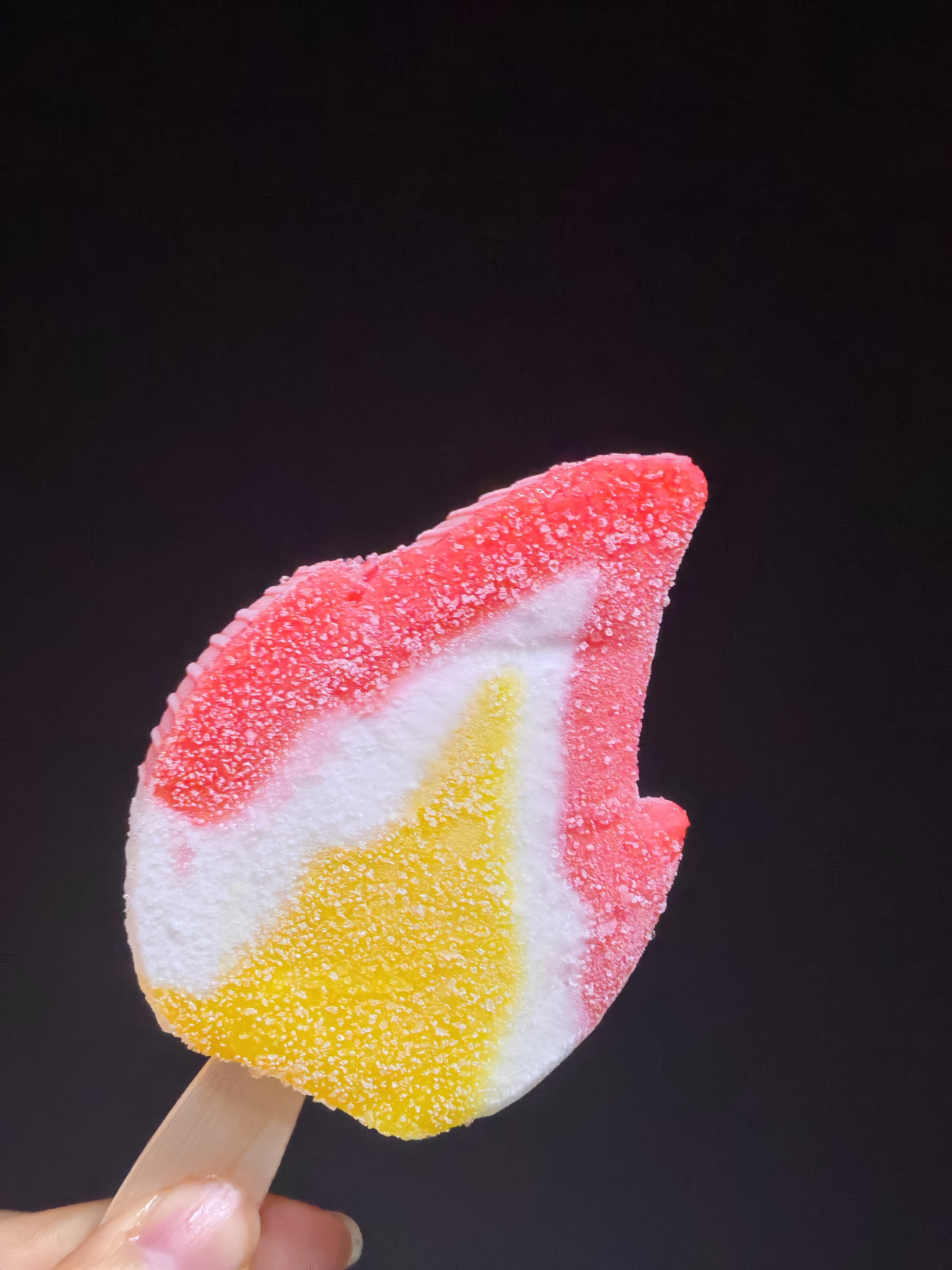 夏天的彩色一口冰凉雪糕夜晚