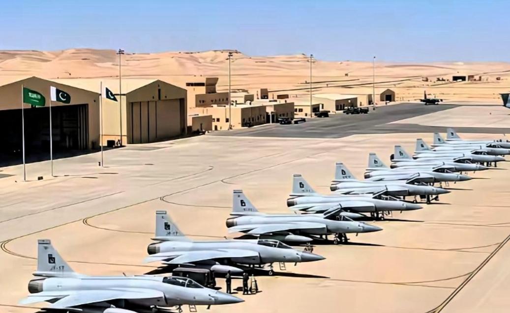 太棒了太棒了!
巴基斯坦于12日正式启用了跟伊朗的过境走廊，这下子巴铁的货想拉去