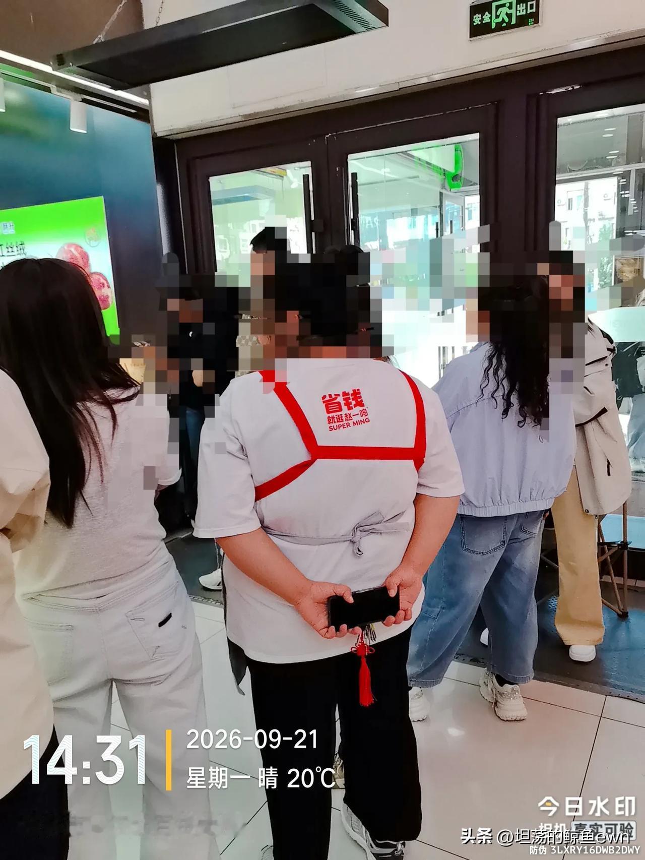 坐标吉林市， 2026年9月22日上午08:08分，退休老两口在吉林市龙潭区江北