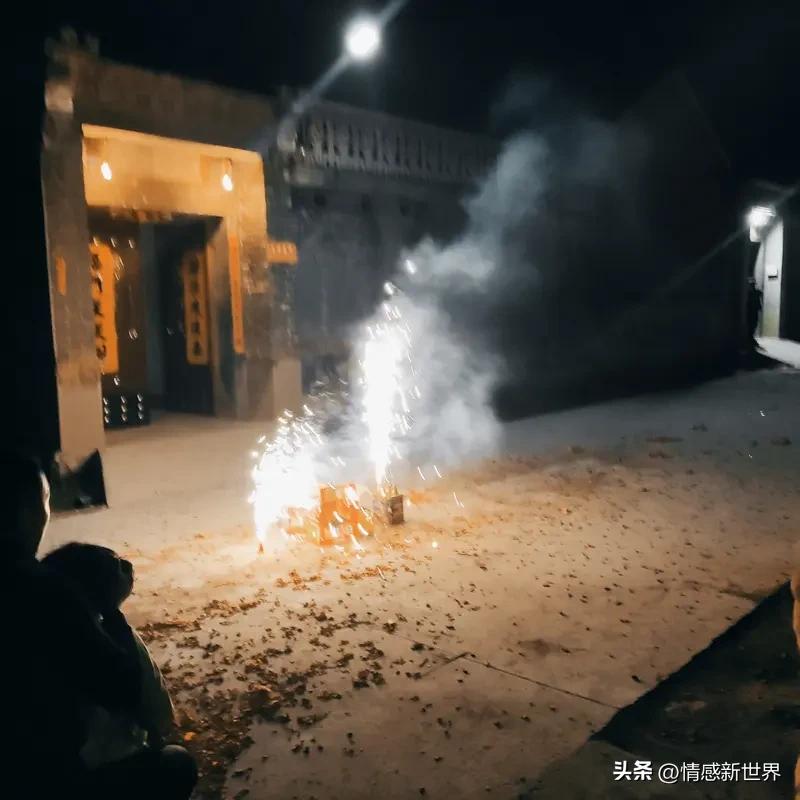 还记得小时候怎么过年吗 小时候过年，那可真是一年中最期待的时刻。一进腊月，家里就