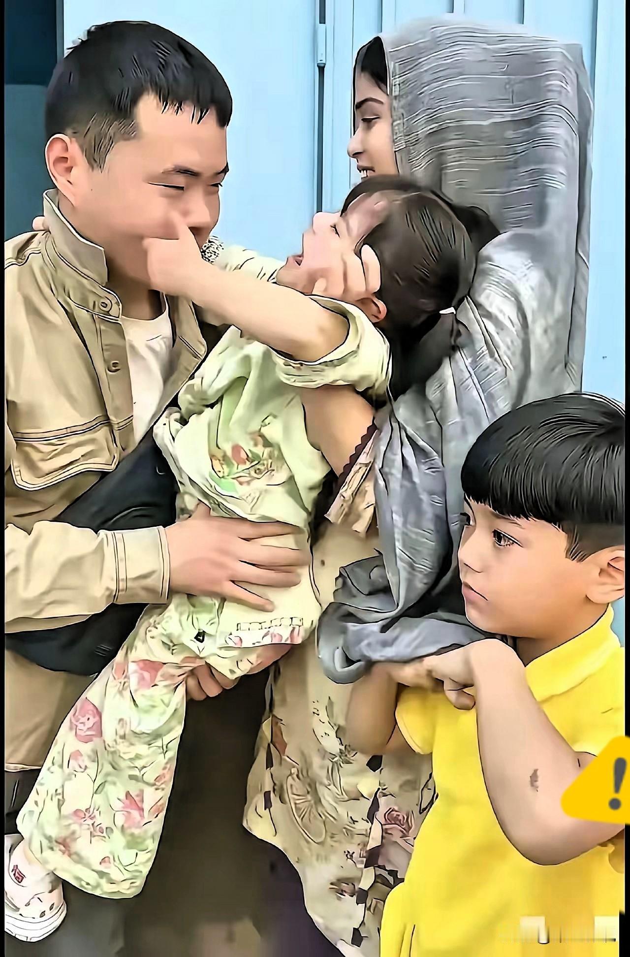 泪目。一位山东小伙，在巴基斯坦与当地一女子成婚，生下一儿一女。因突发变故，他打算