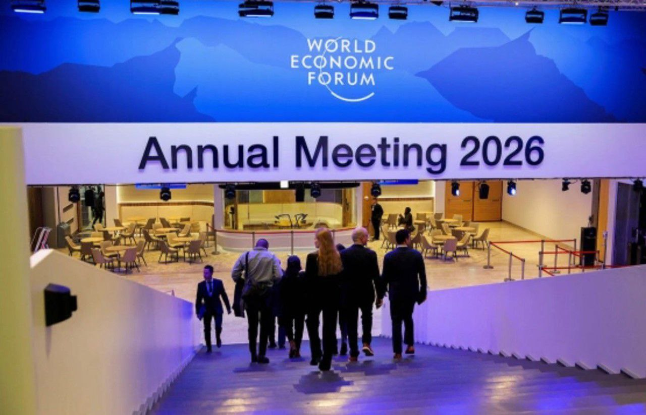 在达沃斯举行的世界经济论坛期间，卖Y需求激增了 4000%，——《快报》报道。最