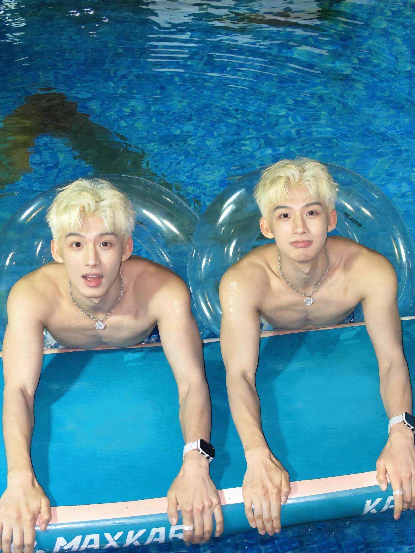 太好了[害羞]我和闺蜜一人一个[舔屏] 