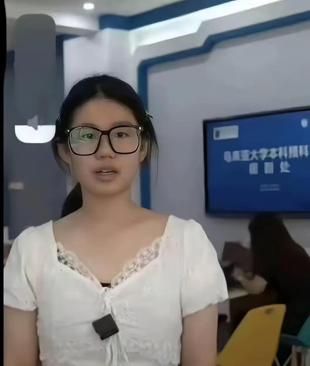 这个定姐不白给！别以为她只敢揪住4岁小孩不放！她对顺风司机也敢挑衅！

定姐在年