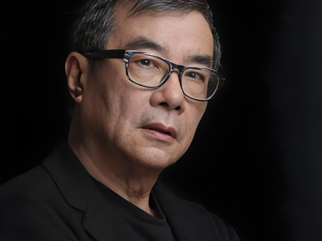 周国平说:“性是肉体生活，遵循的是快乐原则；爱情是精神生活，遵循的是理想原则；婚