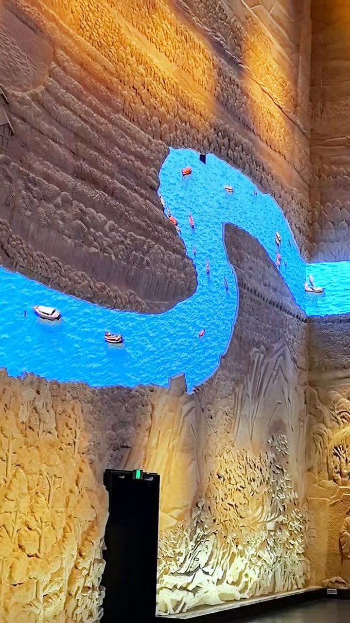 隋唐大运河。
洛阳隋唐大运河文化博物馆跨越千年的回望，请勿触摸。