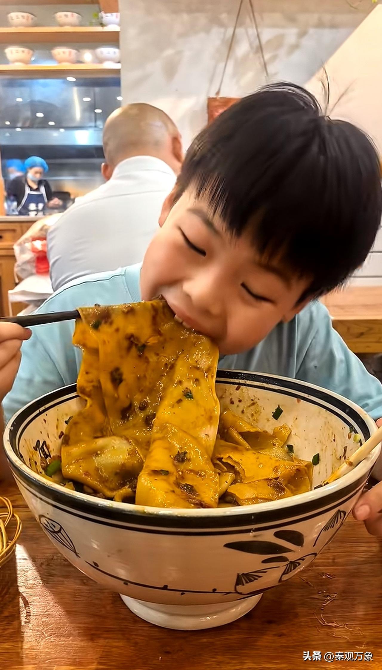 生在南方却长了一个北方的胃，你看看，来西安三天 吃了四顿面[笑哭]还说没吃够，这