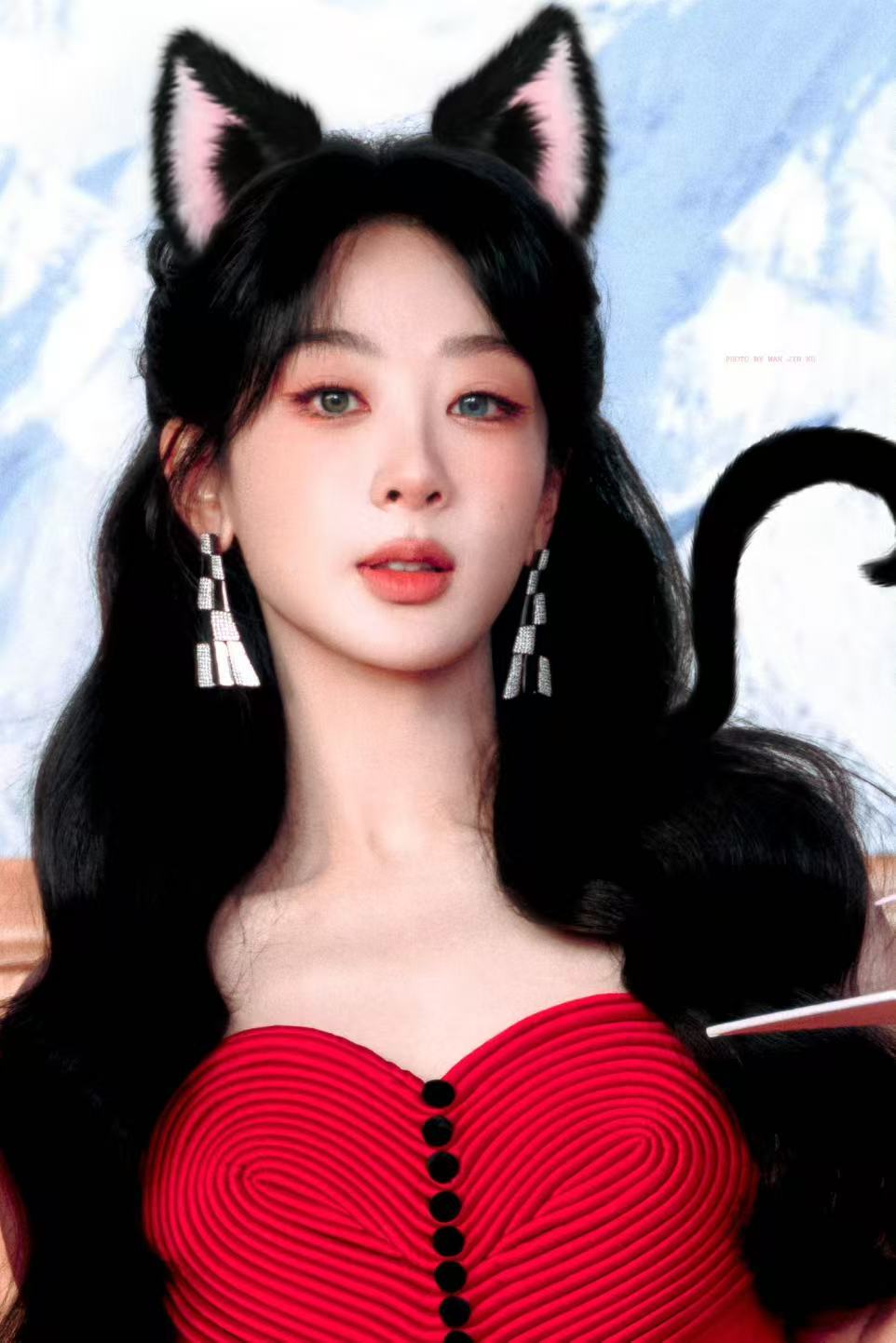 杨紫红裙黑丝小野猫杨紫小野猫造型杨紫红裙黑丝小野猫，又被勾到了 ​​​