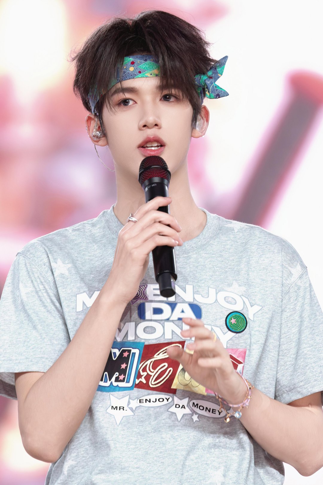 TF家族四代首位高考生来了TF四代大哥官俊臣高考就位~愿所有努力皆有回响！