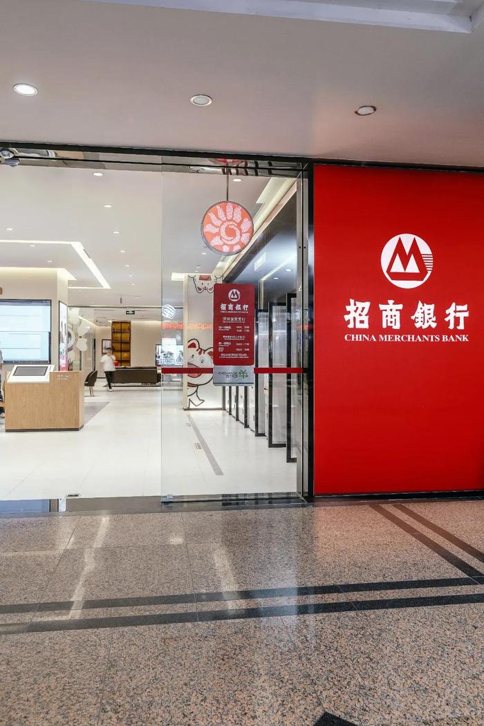 信不信由你，全国退休金大致是这样的：
￥1万元以上的约占5%

￥8000到1万
