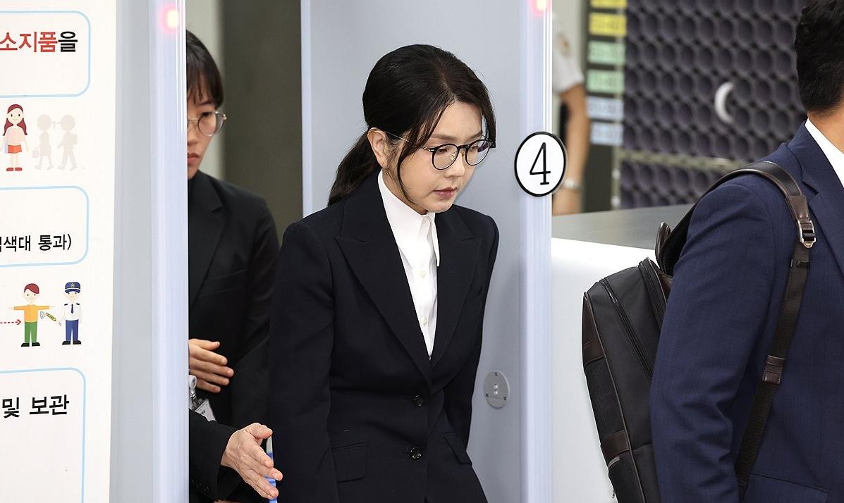 【金建希被捕前最后时刻，脱口而出一句中国古诗，把自己和尹锡悦的命运说得一清二楚】