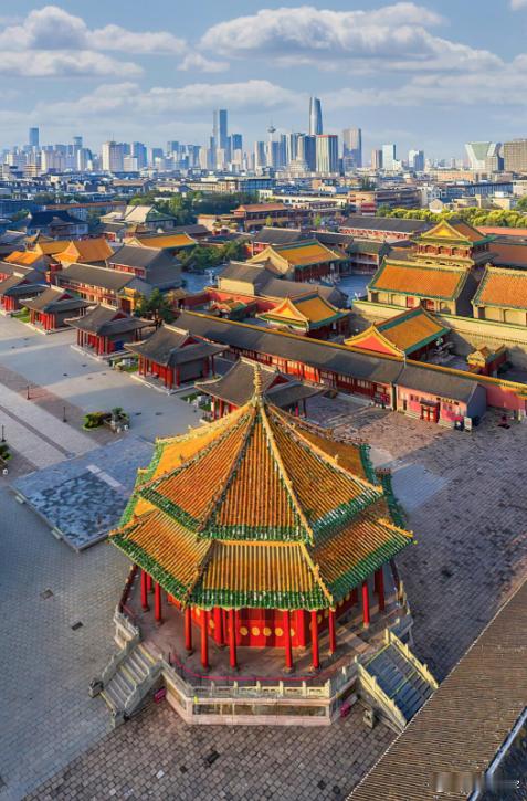 每座城市地图里都藏着一匹马上海人马年新尊称沪马爷朋友圈里凡是爱好玩车的，都在转某