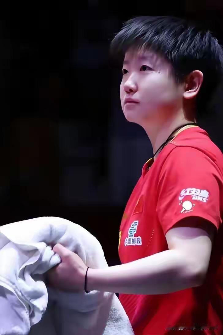 一个是顺风顺水，却在决赛时搁浅了！另一个是磕磕绊绊，却顺利夺得冠军！
     