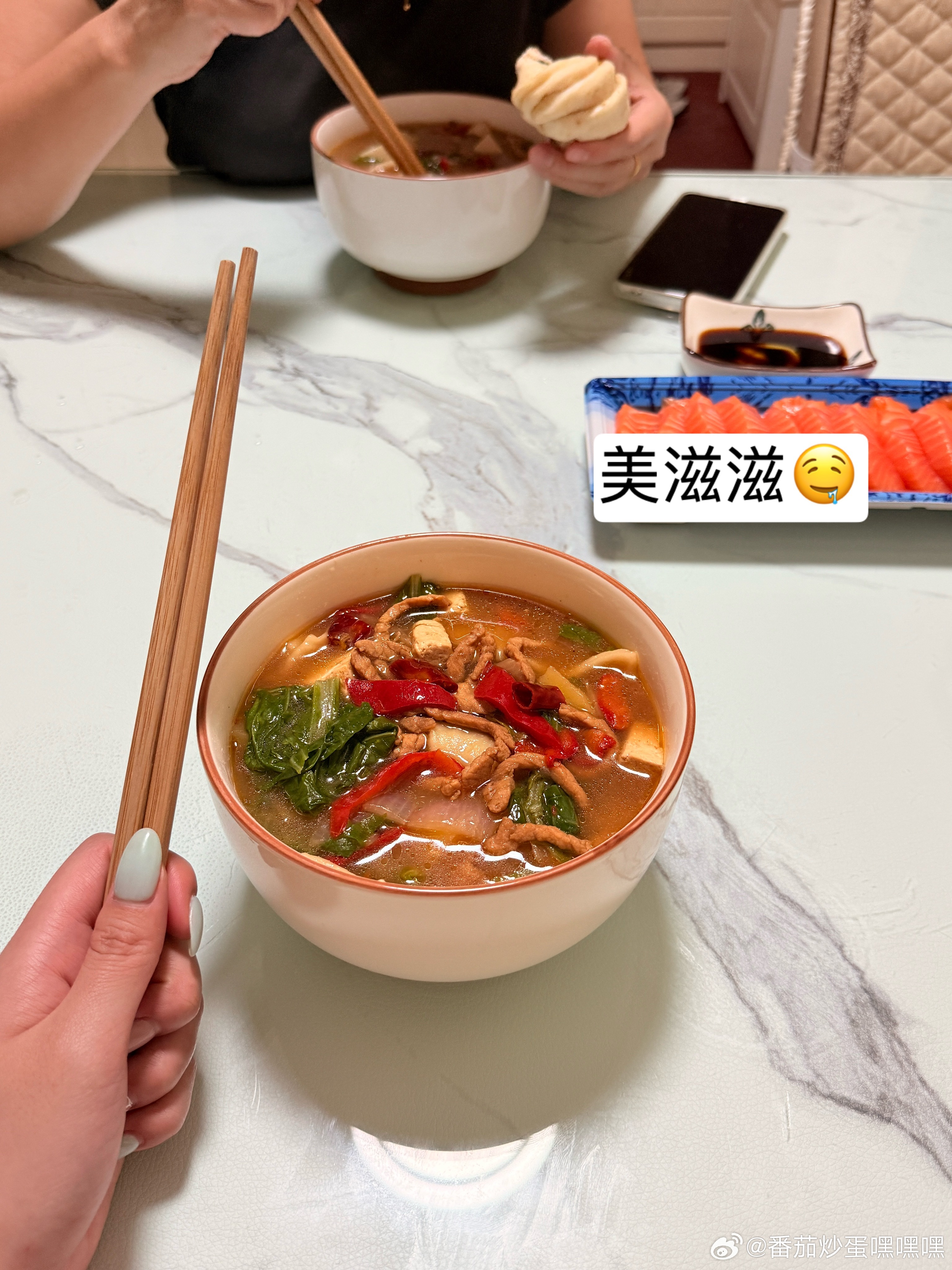 好热！！！！！！！！何时降温睡醒铺个床的功夫直冒汗