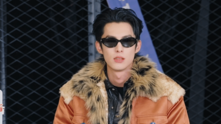 刘耀文才知道小海绵姓黄黄晓明拿小海绵真名和黄子韬的狗比较宇宙闪烁请注意 节目游戏