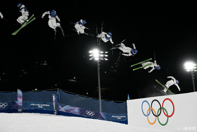 【继续加油！#谷爱凌刘梦婷晋级自由式大跳台决赛#】14日，米兰冬奥会自由式滑雪女