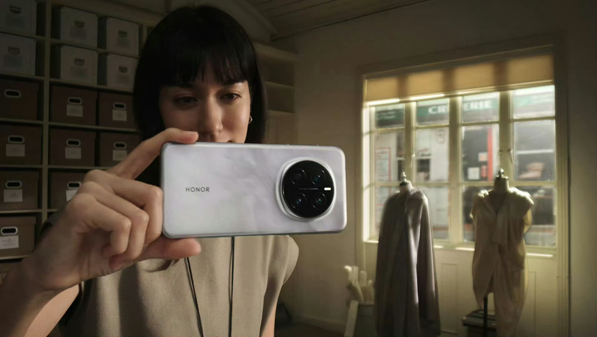 荣耀 Magic7系列真机颜值怎么样？我感觉还是可以的，辨识度很高，质感不错，这