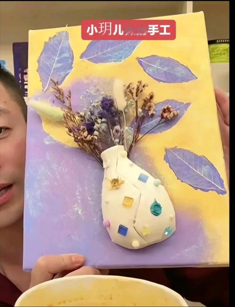 汪小菲晒小月儿小霖霖的手工作品，老父亲喜悦之情溢出屏幕，老父亲想炫耀的心按耐不住