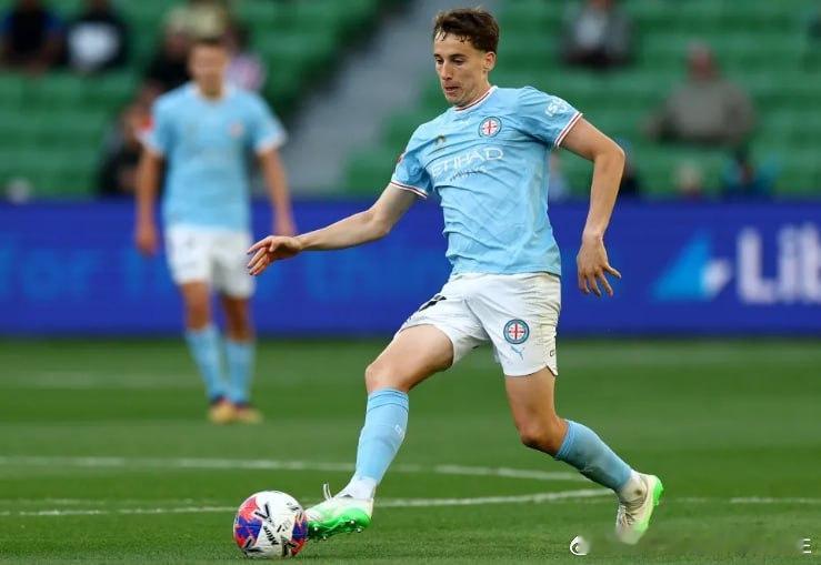 【墨尔本城官方:特里温加盟纽约城,曾随队夺冠47场攻入3球】        澳超