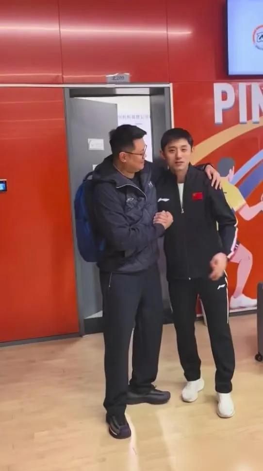 张继科icon出事后，国乒icon圈谁还敢碰他？他师兄侯英超icon，直接把女儿